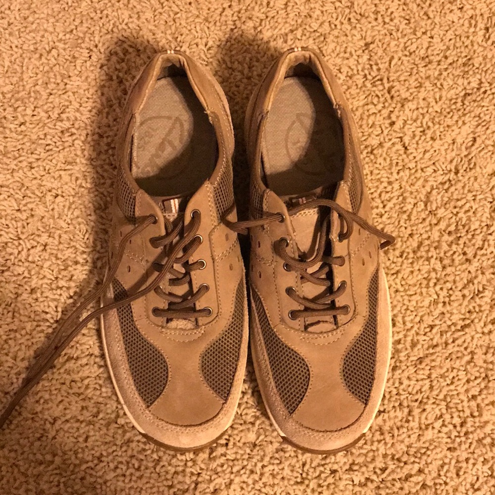 Clark’s shoes 10 1/2